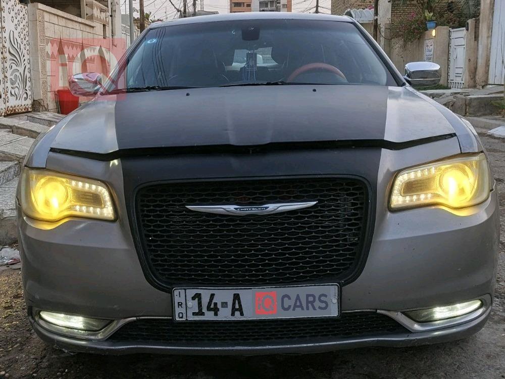 کرایسلەر 300